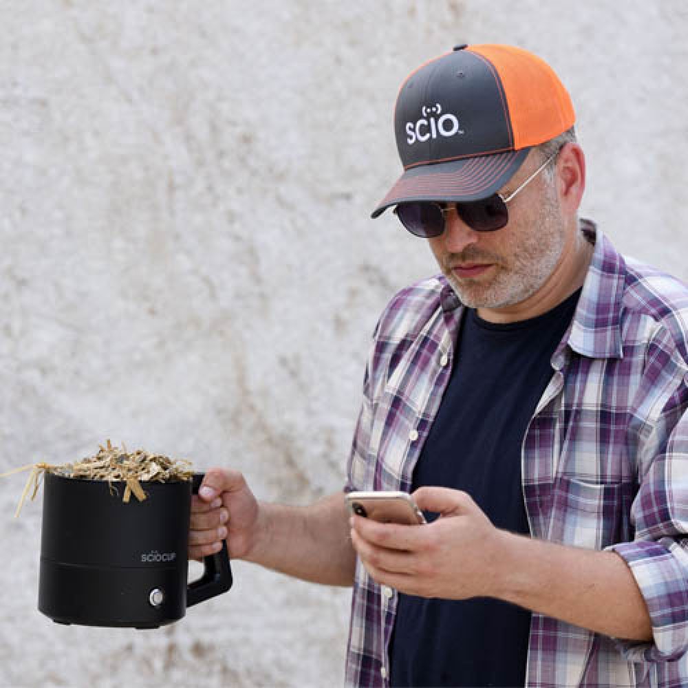 Портативный анализатор корма. SCiO Cup Feed Analyzer купить в Москве по приятной цене